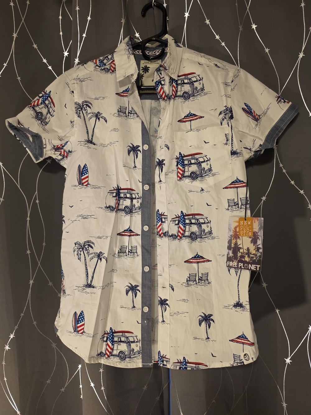 Free Planet White Short-Sleeve Button-Down Shirt Red & Blue VW Bus Surf Print